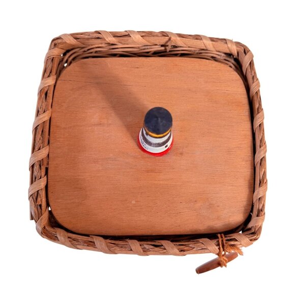 Karen Traub Coastal Wicker Basket Lighthouse Lid VTG Woven Nautical Storage - Picture 5 of 16